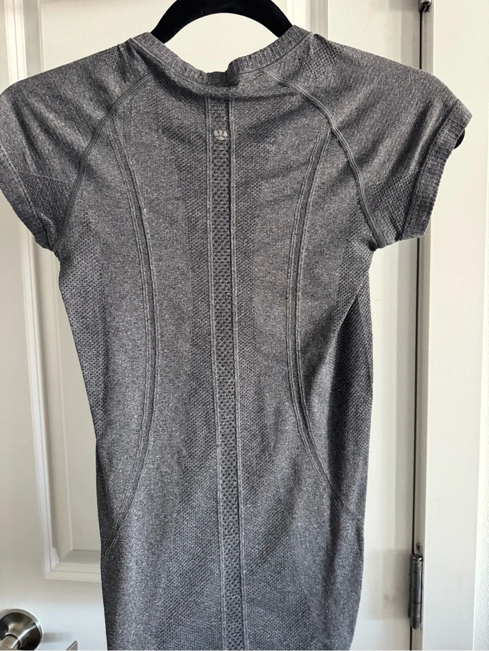 Lululemon swiftly Short Sleeve Tee in Charcoal Gray